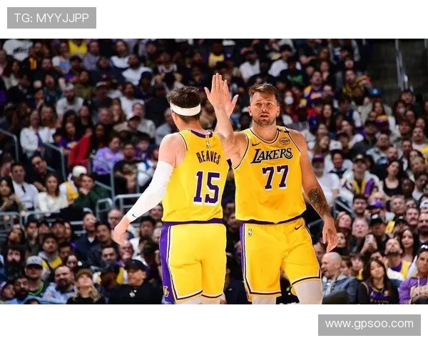 灰熊与湖人巅峰对决 揭示西部季后赛激烈竞争格局