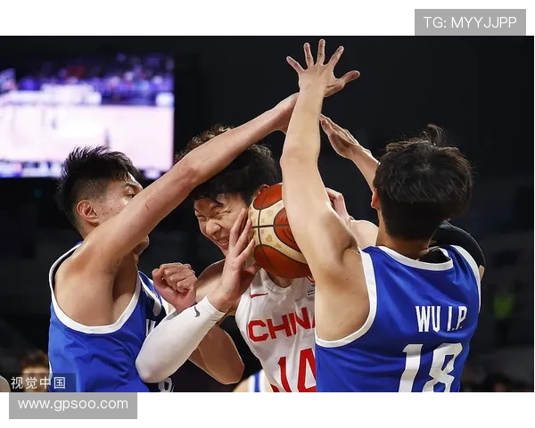 王哲林带领中国男篮崭新征程 备战国际赛事展现领袖风范